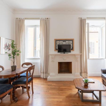 Iflat Elegant Apartment In 18Th Century Palace โรม ภายนอก รูปภาพ