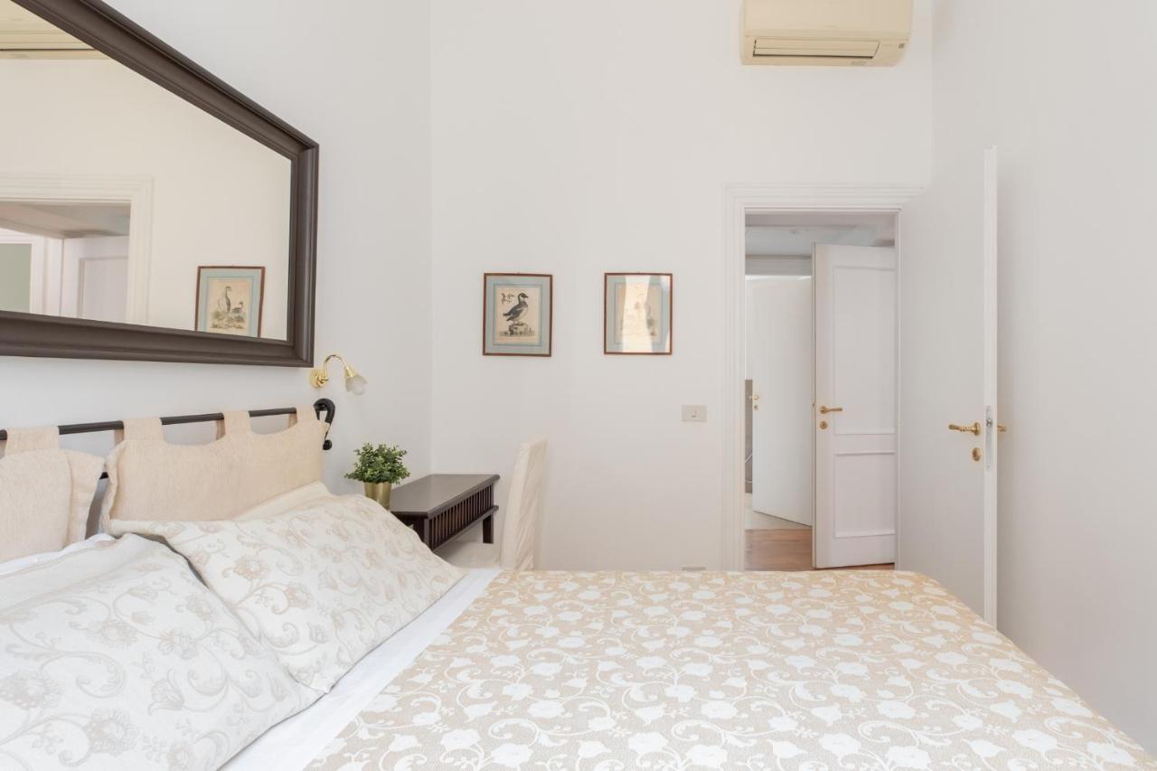 Iflat Elegant Apartment In 18Th Century Palace โรม ภายนอก รูปภาพ